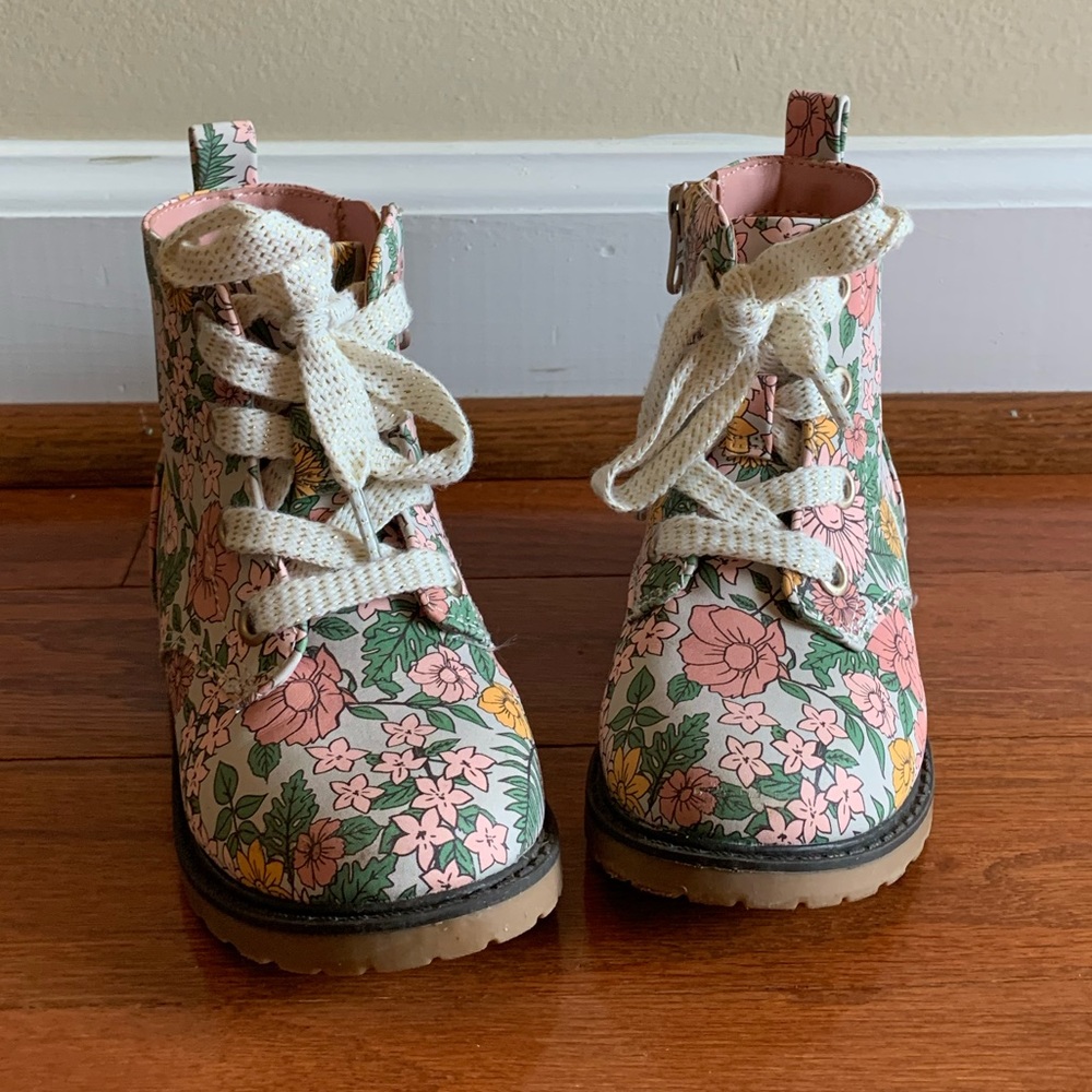 EUC Size 8 toddler Giovanna boots